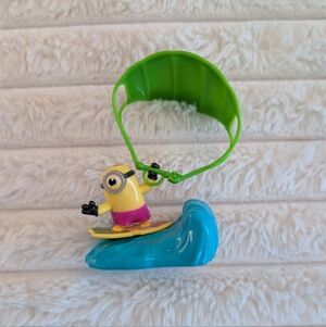 🩵 5/$10 - Minion Surfing Toy with Parachute